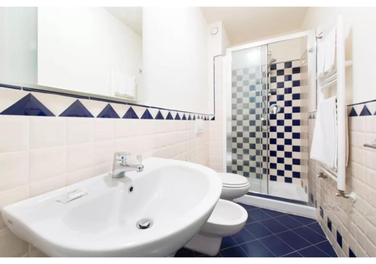 Hotel ALTIDO Palazzo Piazza Mazzini Pescia Esterno foto