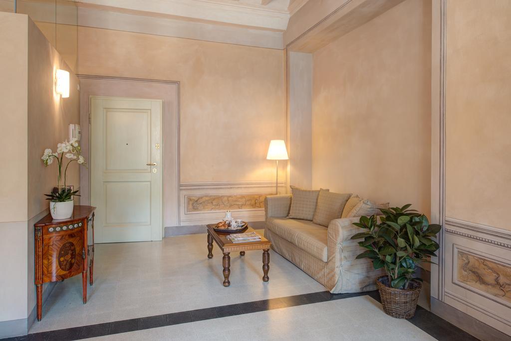 Hotel ALTIDO Palazzo Piazza Mazzini Pescia Camera foto