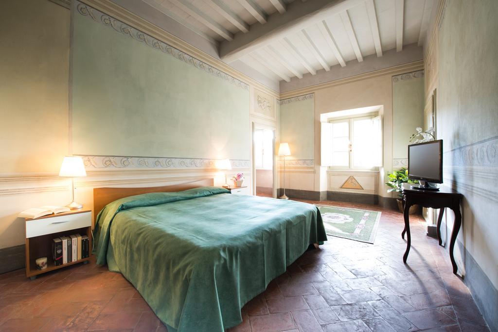Hotel ALTIDO Palazzo Piazza Mazzini Pescia Camera foto