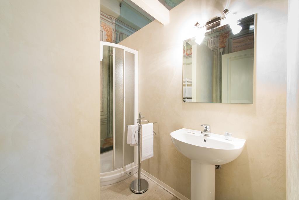 Hotel ALTIDO Palazzo Piazza Mazzini Pescia Camera foto